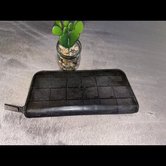 Vintage CHANEL TRAVEL LINE Long Zippy Wallet - Picture 6 of 10